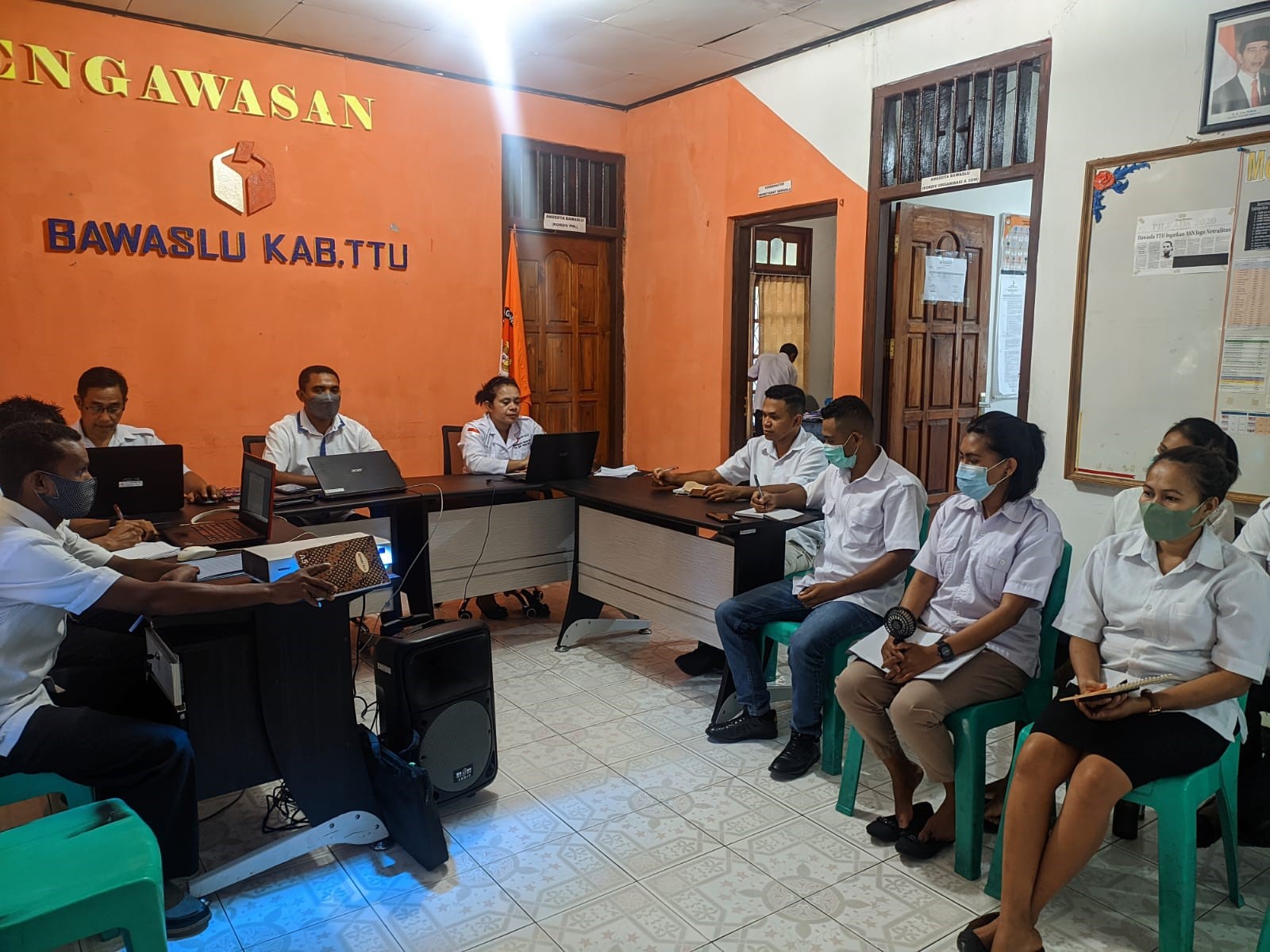 Pentingnya Peran PPID Dalam Kerja Pengawasan, Bawaslu TTU Gelar Rapat Pengelolaan Pelayanan Data dan