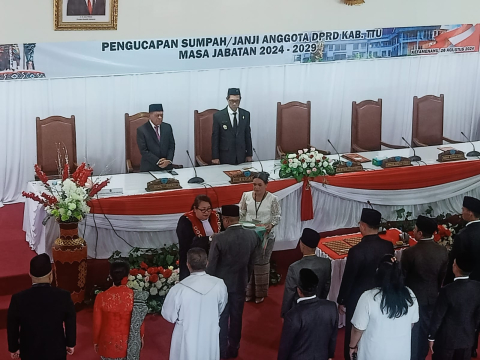 Pelantikan Anggota DPRD Kab TTU